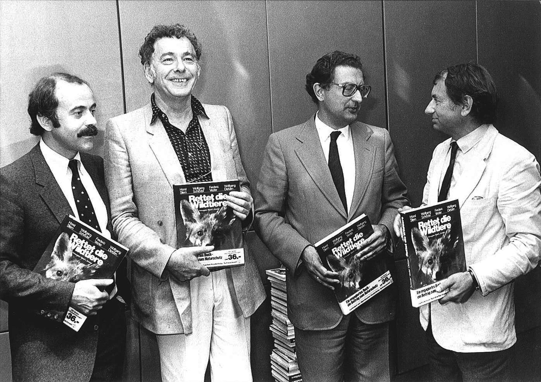 Promotion der Kampagne Rettet die Wildtiere 1980: v.l.n.r. Rudolf L. Schreiber, Frederic Vester, Innenminister Gerhart Baum, Horst Stern